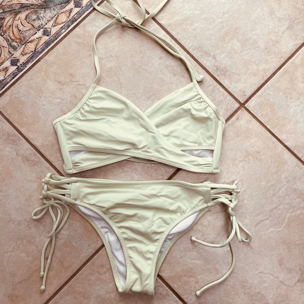 VS Pink strappy bikini set